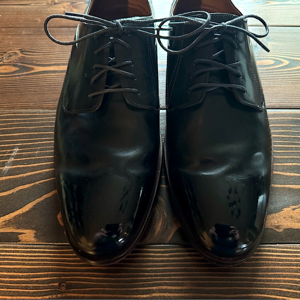Men’s Black Johnston and Murphy size 11M dress shoes